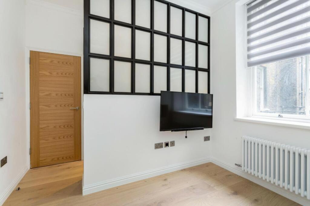 Modern Chelsea Flat, 3Bd 2Bath, With Parking Apartment Londra Exterior foto